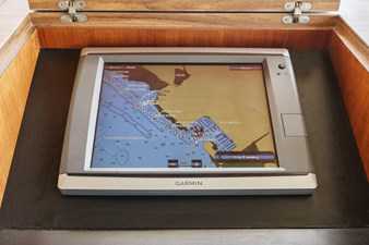 1984 Burger Raised Pilothouse 34 Garmin GPS