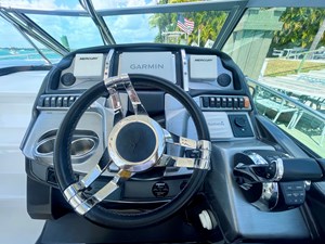 - 24 25_2016 33 Monterey 335 Sport Yacht