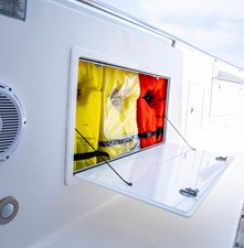 2018 Everglades 435 Center Console 33 