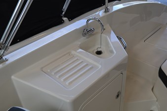 BAYLINER DX 2200 7 07. Wet Bar