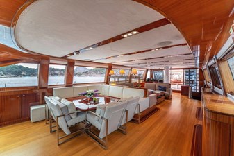 35 M DELUXE MOTORSAILOR 14 10a
