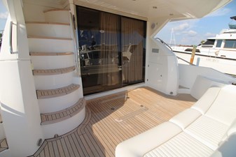 YOUNG GIRL 31 Aft Deck and Entry