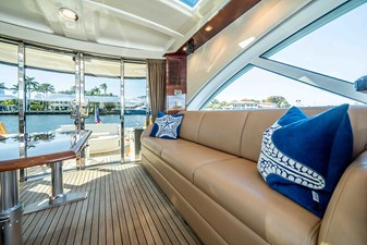 RECON ROYALE 21 Port upper salon looking aft
