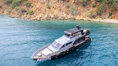 27 M DELUXE MOTOR YACHT 2 