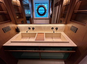 Azimut 72 Fly 18 
