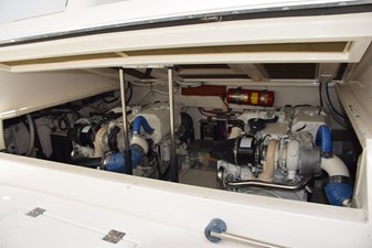 RAHITI 53 Helm Deck Raises for Full Engine Access  