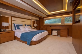 La Rubia 54 La Rubia Interior – Master Cabin 