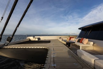 OTOCTONE 6 Stern Lounge