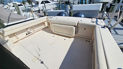 2016 Grady-White Express 330 13 