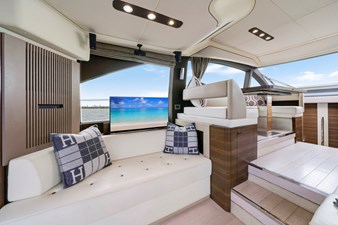 50 Flybridge 15 