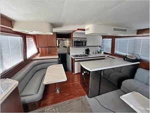 58 HATTERAS 1990 SPORTFISH 37 