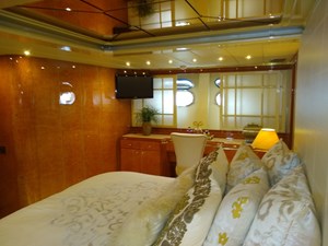 ALCHEMIST 10 Master Stateroom