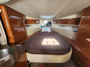 35 SUNDANCER 1 Master Stateroom