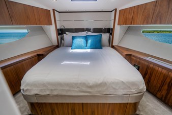 - 70 71_2019 57ft Sunseeker Predator