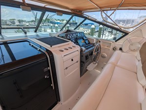 NONSENSE 10 2000-tiara-yachts-3500-express-power-9403889-20240524124343309-1_XLARGE