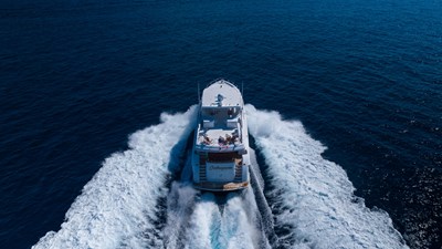Outrageous  30 Hatteras 80
