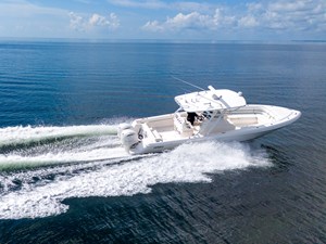 Intrepid 327 Center Console 2 32' Intrepid _ Drone-3