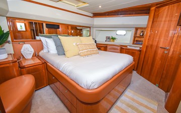 - 9 10_2006 88ft Ferretti Yachts 881 INDULGE II