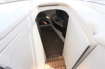 - 31 32_2019 47ft Intrepid 475 Sport Yacht