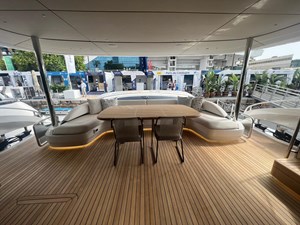 LEILANI 23 Princess Y95 Main Deck Cockpit