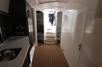 - 32 33_2019 47ft Intrepid 475 Sport Yacht