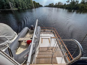 TALLULAH 53 Flybridge Steps