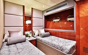 JOHNSON 80' FLYBRIDGE W/HYDRAULIC PLATFORM  19 Stbd guest   