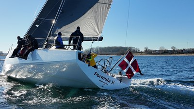 2025 X-Yachts XR-41 3 