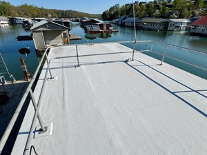 77 Sumerset 14 x 58 Aluminum Hull with Catwalks 83 