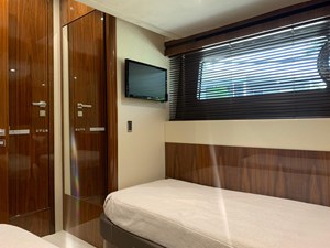 - 21 27_2016 65ft Sunseeker Manhattan