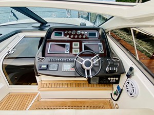 ESSENCE 45 46_2010 60ft Sunseeker Predator ESSENCE