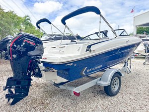 Bayliner VR4  8 