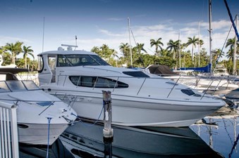 - 4 39-2004-Sea-Ray-Motor-Yacht-01