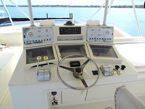 1990 Viking 52 Convertible Sportfish 29 30