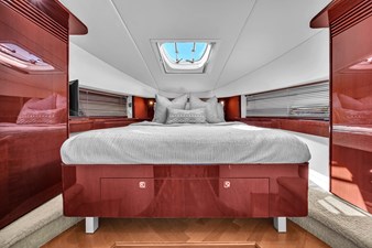 Sea Ray 500 Sundancer 20 Sea Ray Sundancer 500 _ Interior-13