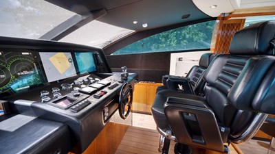 - 29 30_2007 108ft Sunseeker Predator