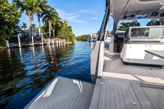 - 19 20_2022 47ft Azimut Verve 47