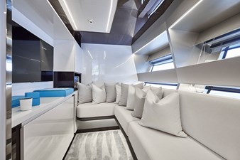 GODDESS OF THE MOON 10 yacht-goddess-of-the-moon-interior-01