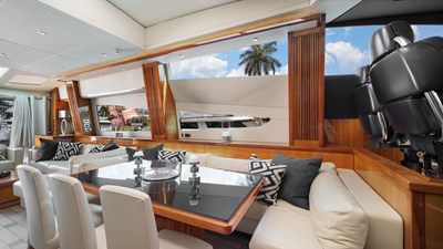 - 24 25_2007 108ft Sunseeker Predator