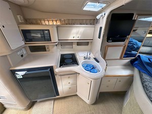 1998 Sea Ray 330 DA 16 