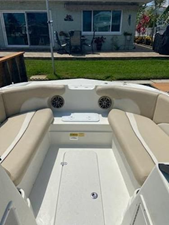 2018 NauticStar 203 DC Sport Deck 9 10