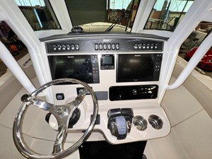 2018 Boston Whaler 280 Outrage 15 