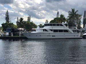 JEF82110L506 0 1_2006 80ft Jefferson Starship Pilothouse