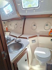 1989 Albin 32 Sportfisher 10 11