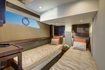 AQUASITION 31 AQUASITION Carver C52 Coupe