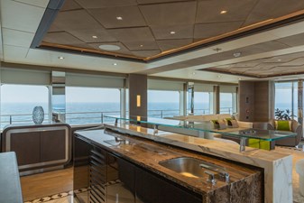 MAJESTY 175 11 MAJESTY 175 - Owner's deck saloon (1à)