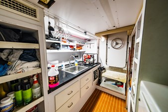 LONE STAR 103 Lazarette Looking Aft