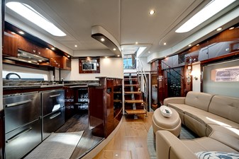 RECON ROYALE 8 Galley and lower salon