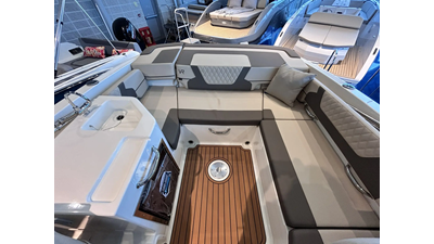 BAYLINER VR6 CUDDY 21 