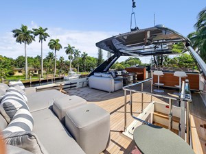 - 29 30_2021 85ft Ferretti Yachts 850